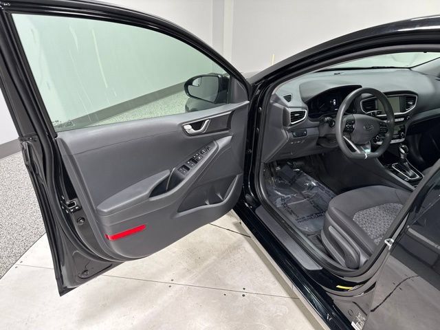 Used 2018 Hyundai Ioniq Blue FWD image 6
