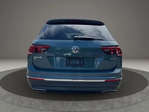 Used 2020 Volkswagen Tiguan SE w/ Panoramic Sunroof Package AWD/4WD image 4