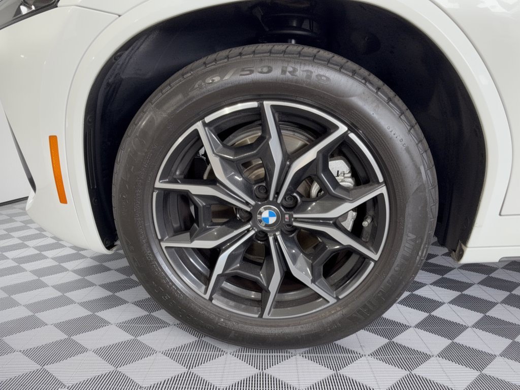 Used 2024 BMW X4 xDrive30i w/ Premium Package AWD/4WD image 10