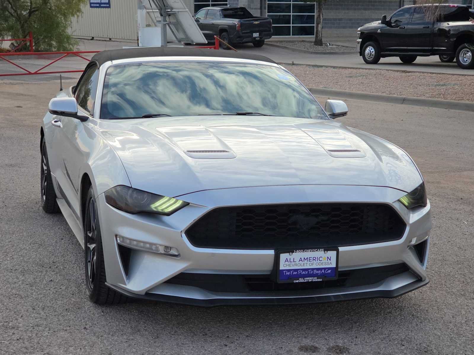 Used 2019 Ford Mustang Premium RWD image 3