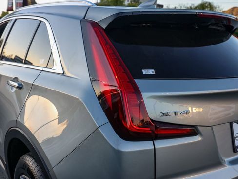 Used 2023 Cadillac XT4 Premium Luxury image 7