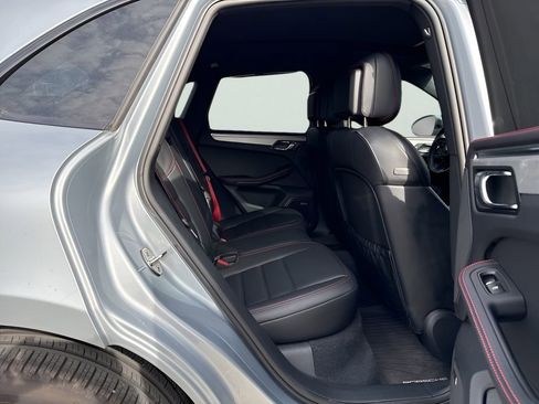 Used 2024 Porsche Macan GTS image 11