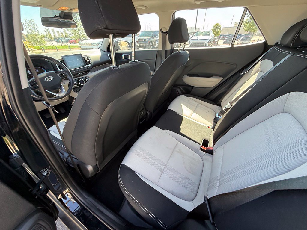 Certified 2025 Hyundai Venue SEL FWD image 9