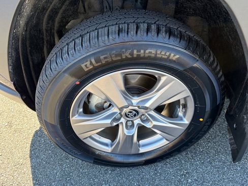 Used 2023 Toyota RAV4 XLE image 3