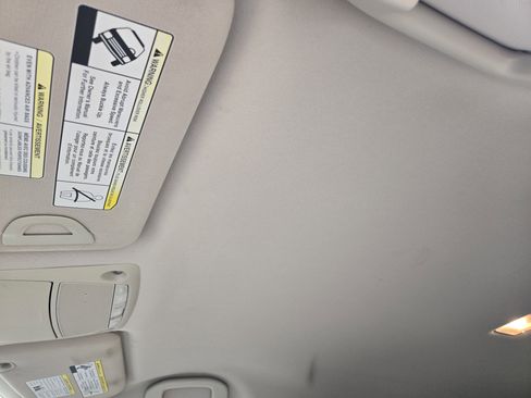 Used 2017 Nissan Rogue SV image 19