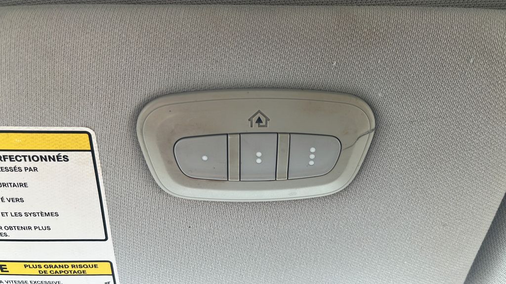 Used 2019 Jeep Cherokee Latitude Plus w/ Comfort/Convenience Group FWD image 31