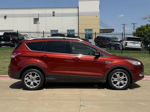 Used 2015 Ford Escape Titanium FWD image 3
