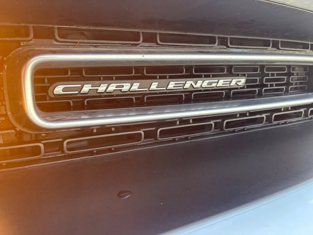Used 2016 Dodge Challenger R/T Plus RWD image 13