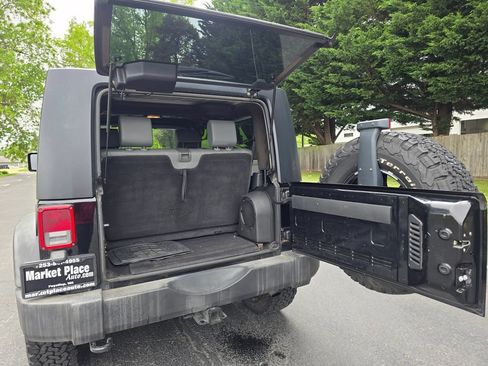 Used 2010 Jeep Wrangler Rubicon w/ Dual Top Group AWD/4WD image 15