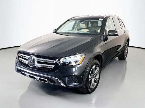 Used 2021 Mercedes-Benz GLC 300 image 4
