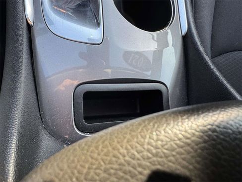 Used 2021 Chevrolet Malibu RS image 27