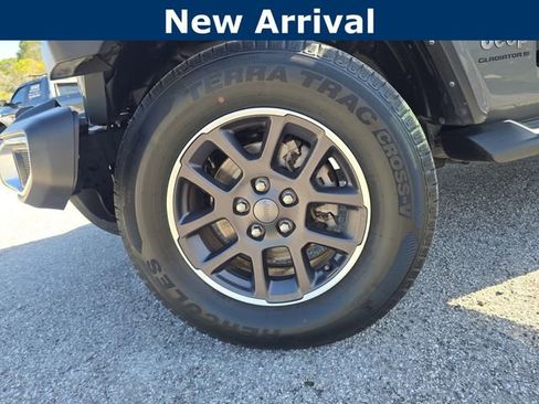 Used 2023 Jeep Gladiator Overland image 28