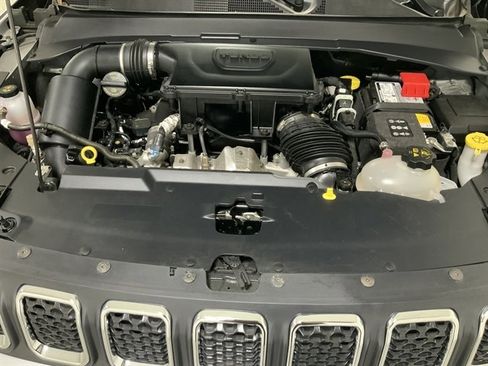 Used 2023 Jeep Compass Latitude image 10