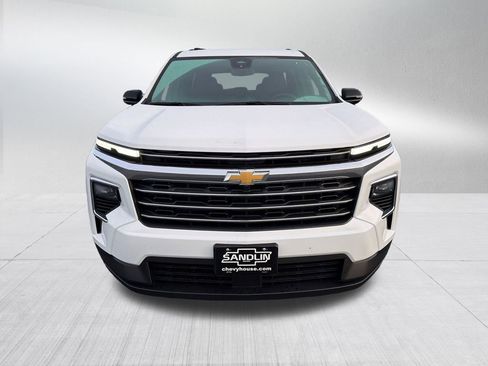 New 2026 Chevrolet Traverse LT image 3