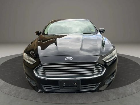 Used 2016 Ford Fusion SE w/ Equipment Group 202A FWD image 2