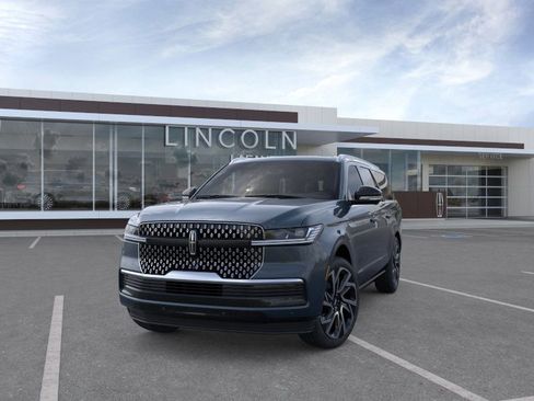 New 2026 Lincoln Navigator L Reserve image 2