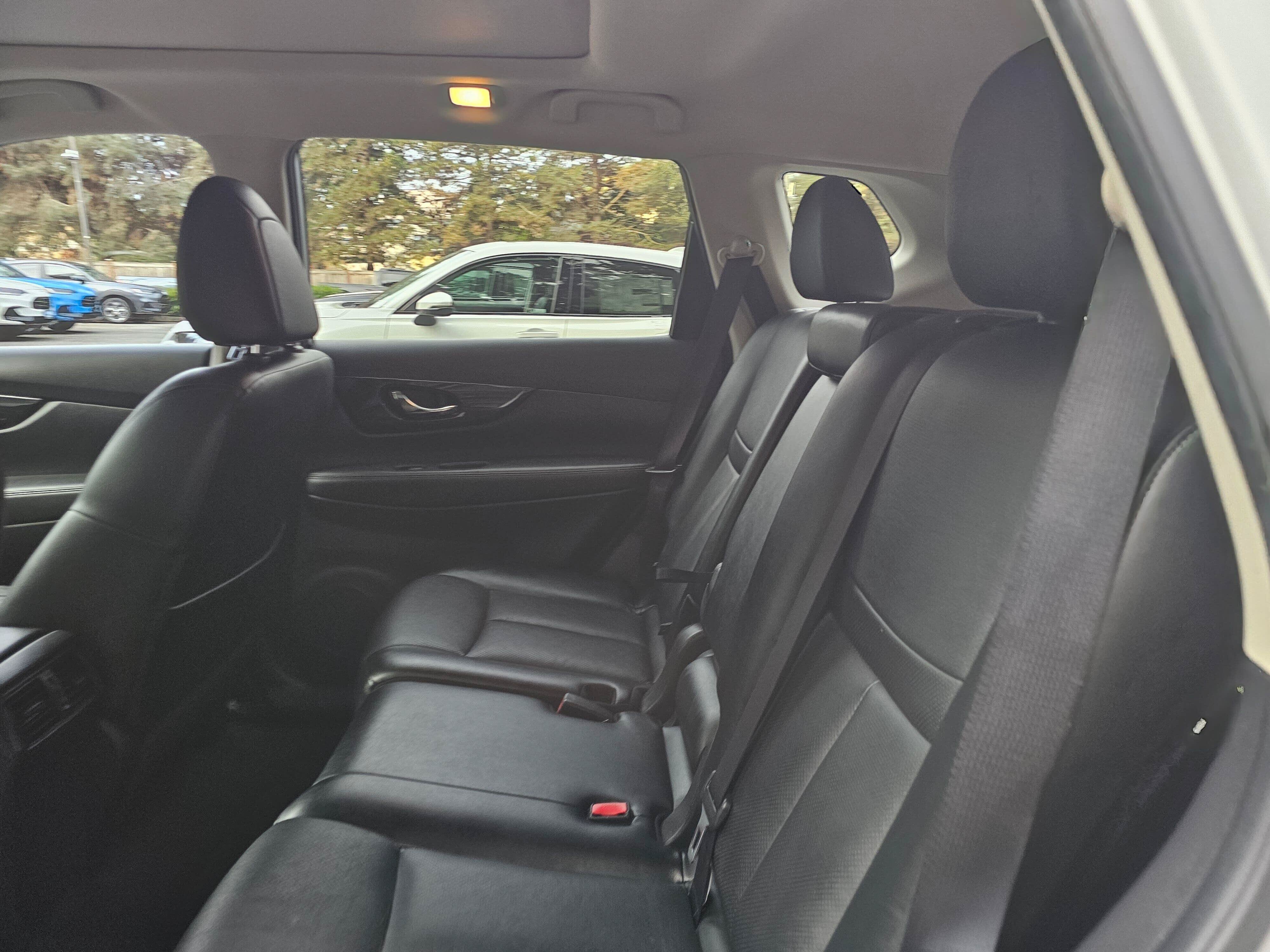 Used 2018 Nissan Rogue SL w/ Premium Package AWD/4WD image 20