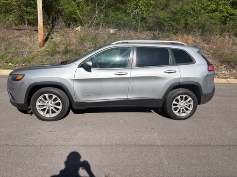Used 2020 Jeep Cherokee Latitude image 4