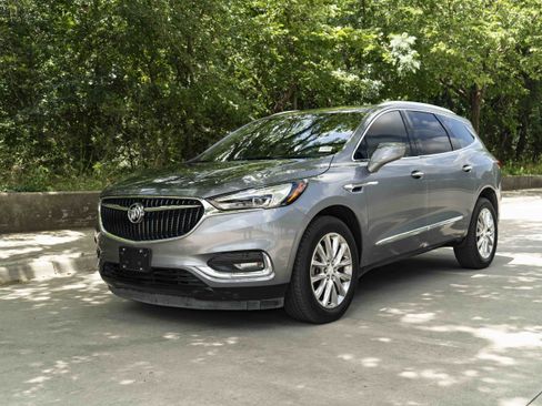 Used 2019 Buick Enclave Essence FWD image 5