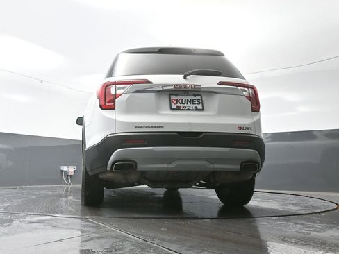Used 2023 GMC Acadia SLT image 52