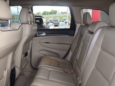 Used 2018 Jeep Grand Cherokee Overland AWD/4WD image 32