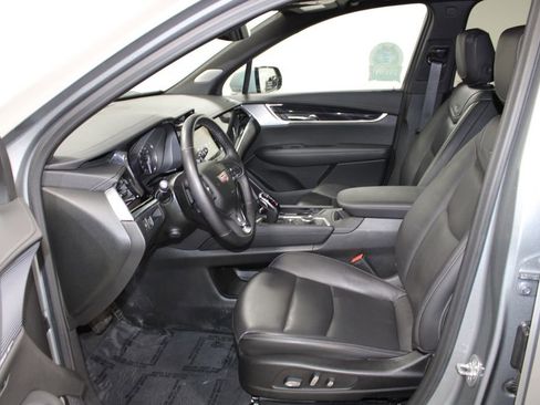 Used 2025 Cadillac XT6 Premium Luxury image 23