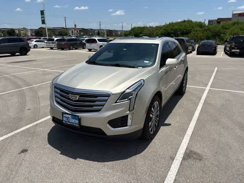 Used 2017 Cadillac XT5 Premium Luxury FWD image 1