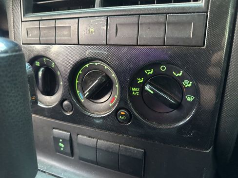 Used 2010 Ford Explorer Sport Trac XLT image 14