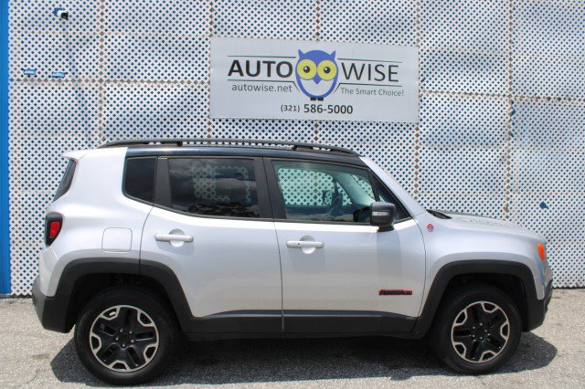 Used 2016 Jeep Renegade Trailhawk w/ Premium Trailhawk Package AWD/4WD image 2