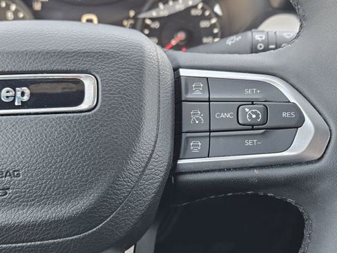 Used 2025 Jeep Compass Limited AWD/4WD image 29