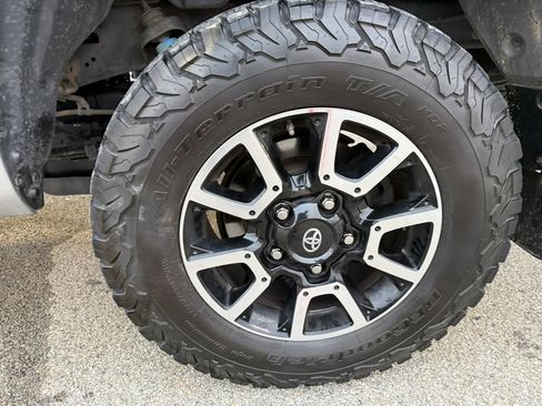 Used 2017 Toyota Tundra SR5 image 10