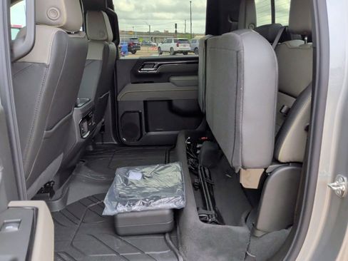 New 2026 Chevrolet Silverado 2500 ZR2 AWD/4WD image 40