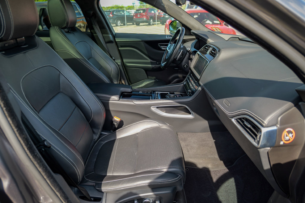 Used 2019 Jaguar F-PACE R-Sport AWD/4WD image 36