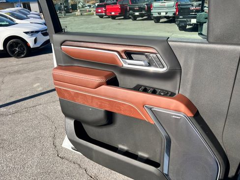 New 2026 GMC Sierra 2500 Denali Ultimate image 13