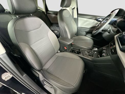 Certified 2022 Volkswagen Taos SE image 25