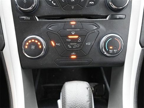 Used 2016 Ford Fusion SE image 21