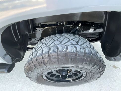 Used 2020 Toyota Tacoma TRD Sport w/ Technology Package image 15