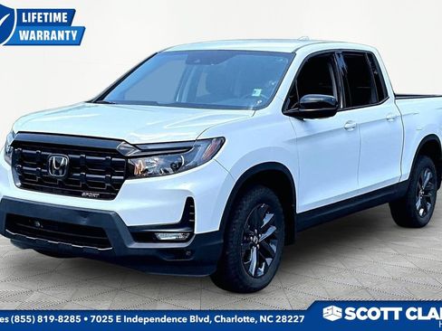 Used 2024 Honda Ridgeline Sport image 3