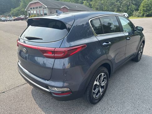 Used 2022 Kia Sportage LX AWD/4WD image 3