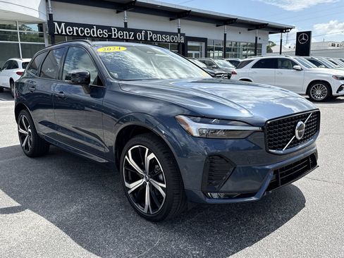 Certified 2024 Volvo XC60 B5 Ultimate w/ Protection Package Premier AWD/4WD image 7