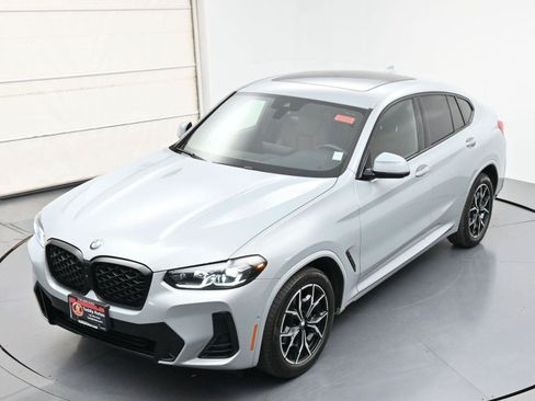 Used 2023 BMW X4 xDrive30i w/ M Sport Package AWD/4WD image 42