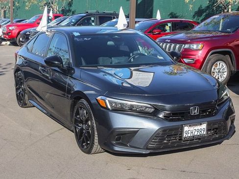 Used 2023 Honda Civic Sport image 3