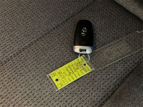 Used 2023 Hyundai Santa Fe Blue image 19