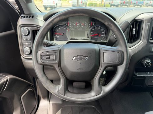 Used 2019 Chevrolet Silverado 1500 Custom Trail Boss w/ Custom Convenience Package AWD/4WD image 17