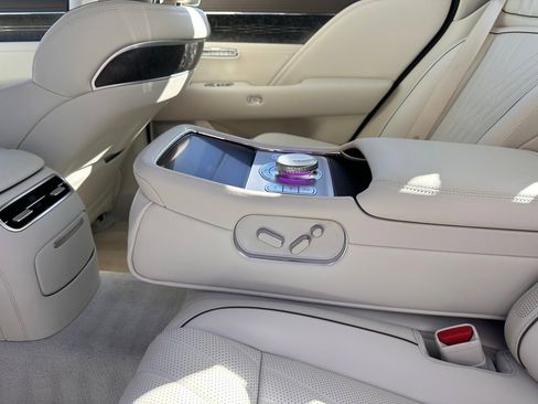 Used 2025 Genesis G90 3.5T image 18