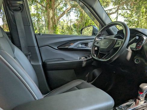 Used 2022 Chevrolet TrailBlazer RS FWD image 13