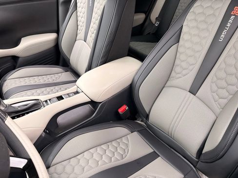 Used 2025 Honda HR-V LX image 20