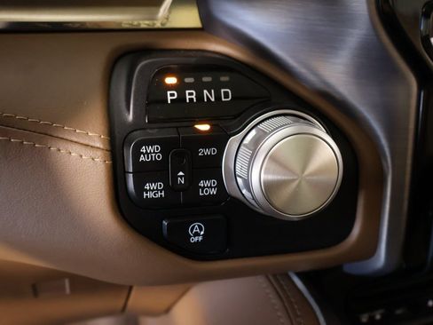 Used 2019 RAM 1500 Limited image 9