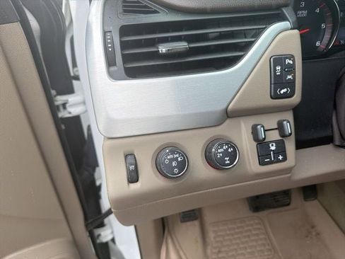 Used 2016 GMC Yukon SLT w/ Open Road Package AWD/4WD image 10