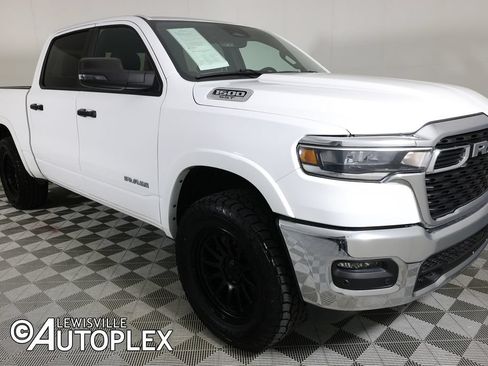 Used 2025 RAM 1500 Big Horn AWD/4WD image 3